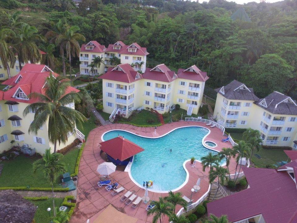 River Side Apt 9 @ Mystic Ridge. Ocho Rios Exterior photo